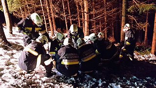 2018-02-16 (103) Technical exercise of Freiwillige Feuerwehr Weißenburg with people search in the Wiesrotte, Frankenfels.jpg