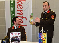 2021-01-16 (105) Old and new commander at 5. Mitglieder- und Wahlversammlung der Freiwilligen Feuerwehr Weißenburg, Austria.jpg