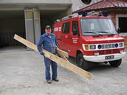 2010-04-10 Feuerwehrhaus Weißenburg mit KLF-A (1).jpg