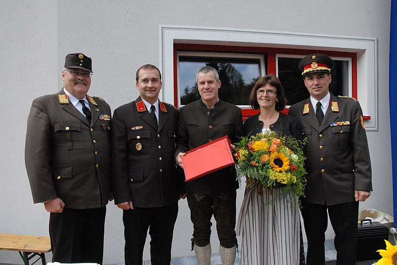 Datei:2012-09-23 (13) Opening of the refurbished fire brigade of the Feuerwache Weißenburg from 2009 to 2012.jpg
