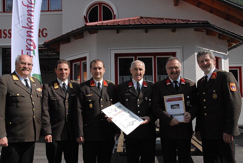 Datei:2012-09-23 (18) Opening of the refurbished fire brigade of the Feuerwache Weißenburg from 2009 to 2012.jpg